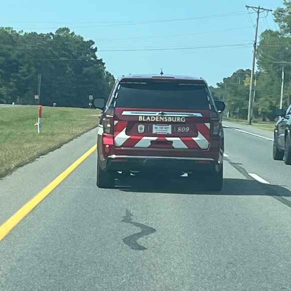 Women’s Large Crepe Hem Sweater -Black. Business casual or date night - Picture 2 of 8